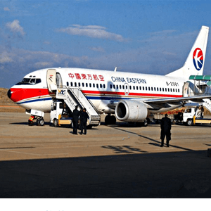 白云航空托运航空快运业稳步发展的原因是什么？